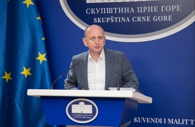 Građani Zete mole Kneževića: Ne napuštaj vlast, to bi bila pobјeda onih koji nam ne žele dobro